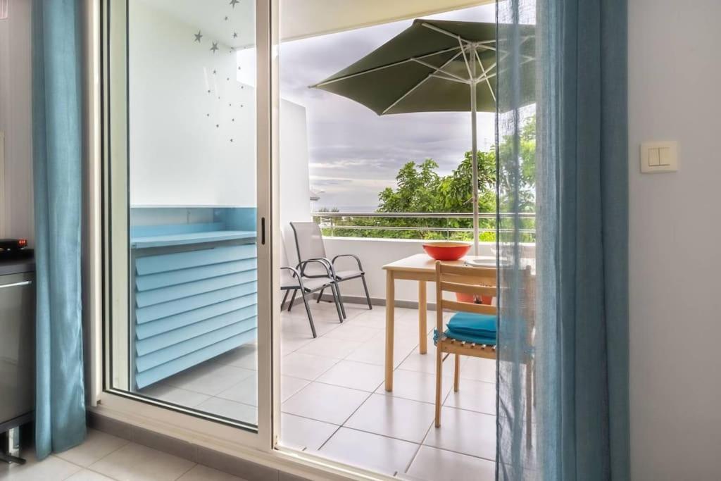Flamboyant - Studio 2 Personnes Avec Lit De Qualite Hoteliere Separable Pour Couple Ou Amis Avec Tres Belle Terrasse A 12 Min A Pied Ou 4 Min En Voiture Du Lagon De L'Ermitage - St Gilles Les Bains La Saline Le Bains Dış mekan fotoğraf